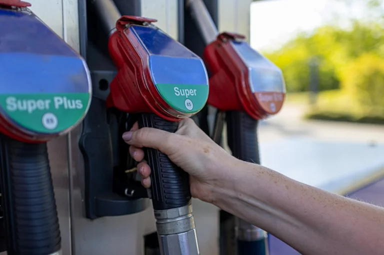 95 benzinas – 1,62 Eur/l: 50 litrų kainuotų 81 Eur