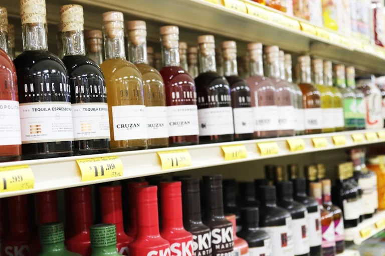 Rugsėjo 1-ąją alkoholis neparduododamas: kam taikoma išimtis