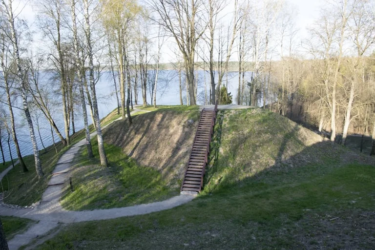 Telšių rajone – 13 km žygis piliakalnių takais: registracija baigiasi