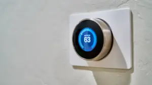 8 namų patikros, padėsiančios sumažinti šildymo sąskaitą