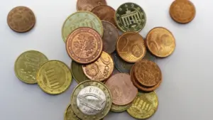 Lietuvoje kelias į milijoną: ar pakanka 300 eurų?