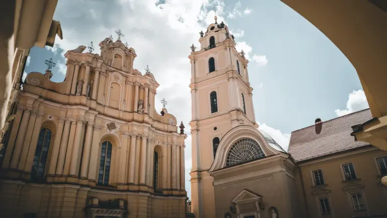 Jano Bułhako Vilnius: architektūra ir karo palikti griuvėsiai
