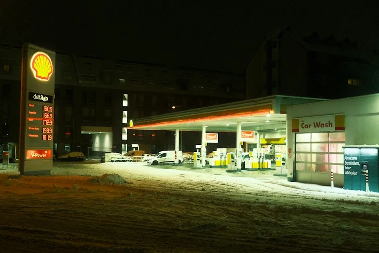 Kaip lyginti degalų kainas Lietuvoje ir kaimyninėse šalyse